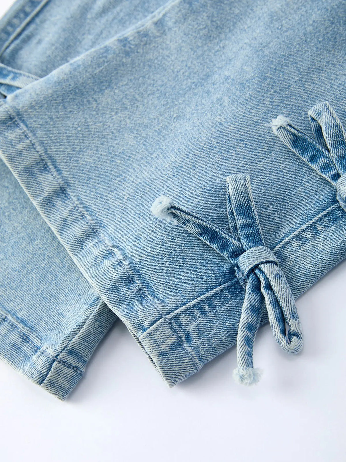 Pantalones anchos de mezclilla con bolsillos