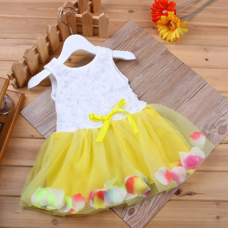 Toddler girl summer dress with bow detail and flutter sleeves – lightweight and breathable outfit