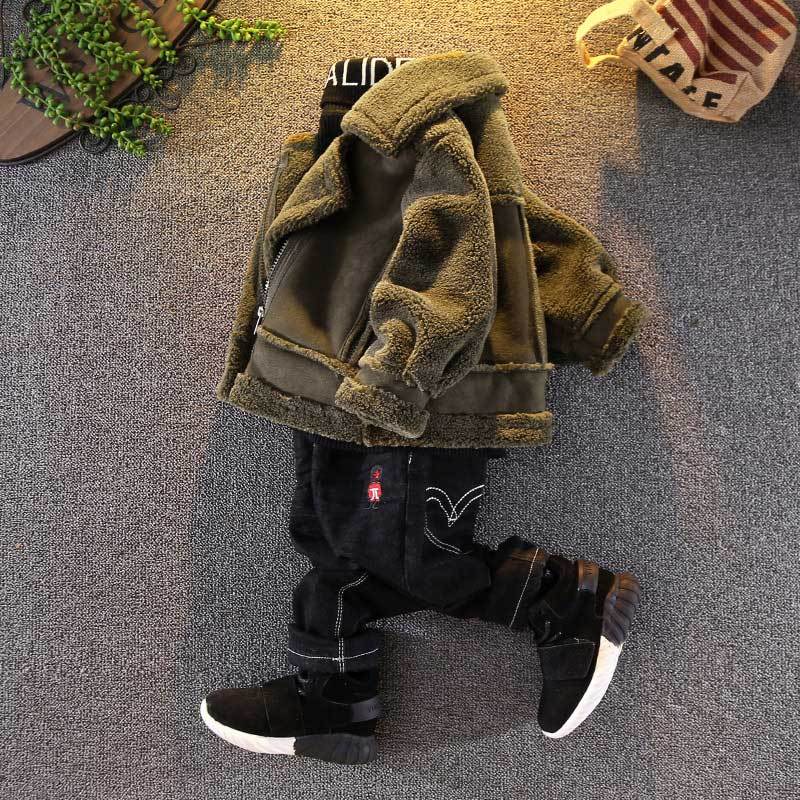 Long-sleeved short brown children's jacket