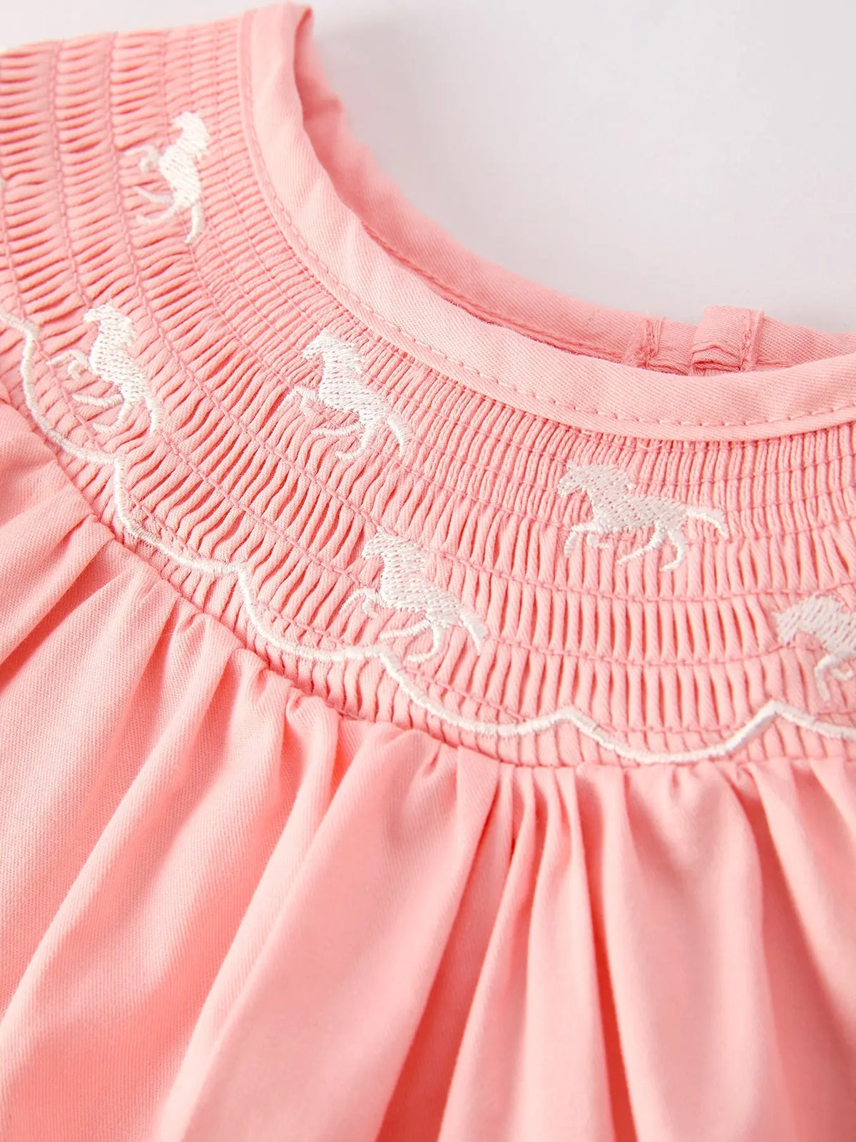 Vestido Coral Bordado para Niñas con Caballos