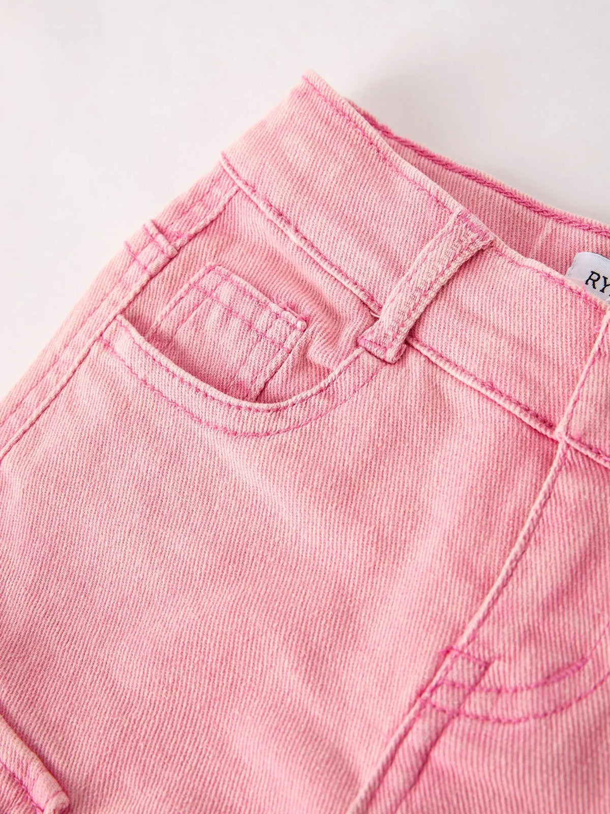 Pantalones anchos de mezclilla rosas con bolsillos