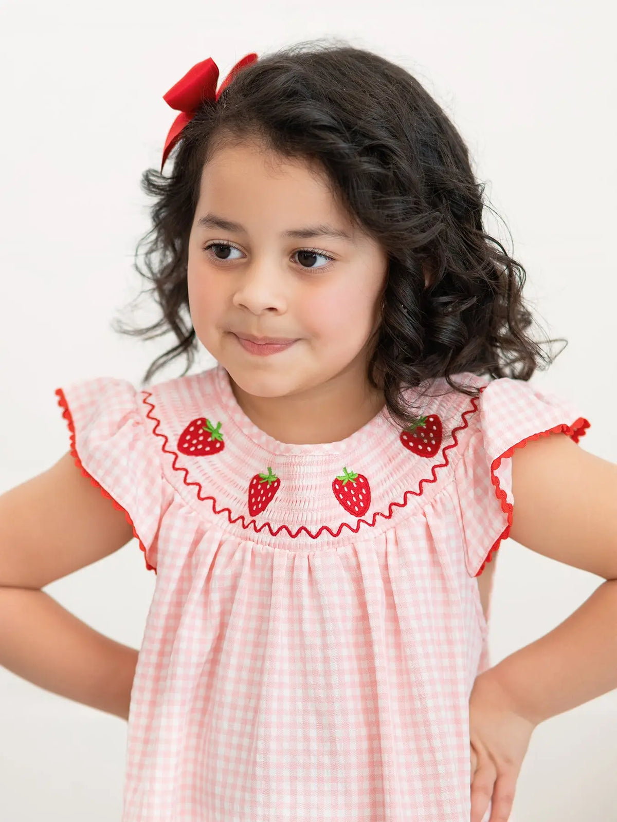 Vestido Smocked a Cuadros con Bordado de Fresa para Bebés Niñas