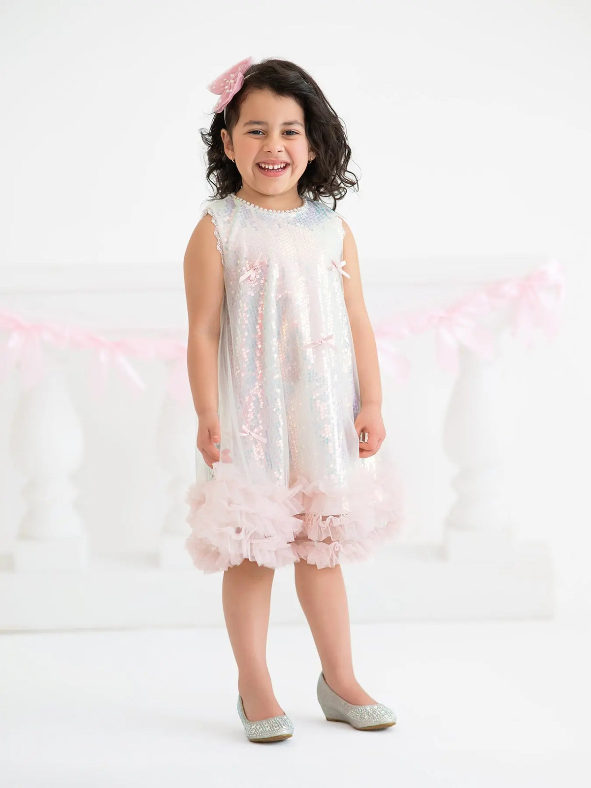 Vestido de Niña de Tul con Volantes y Lazo de Lentejuelas Iridiscentes