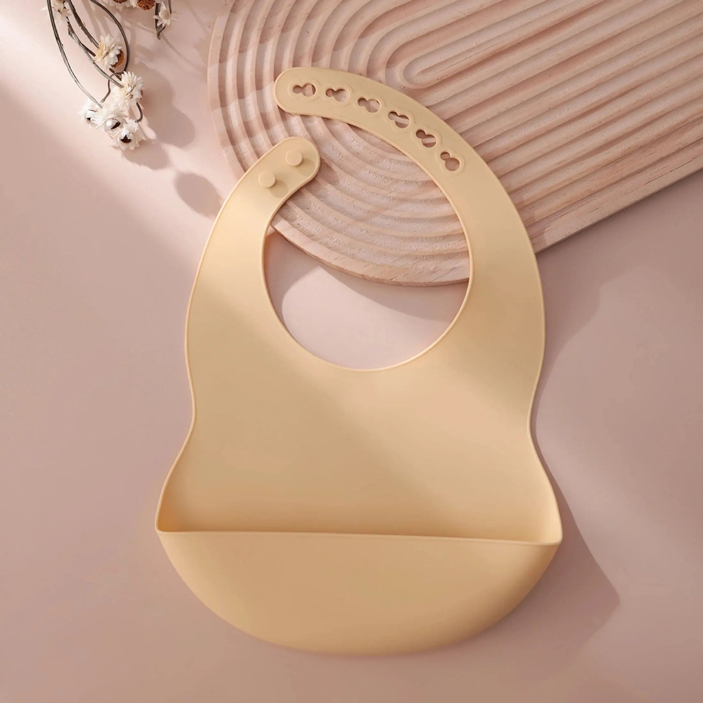 Color Kids 1PCS Silicone Baby Bib Adjustable Waterproof Feeding Bib BPA Free Soft Drool Bib Newborn Essentials Saliva Towel