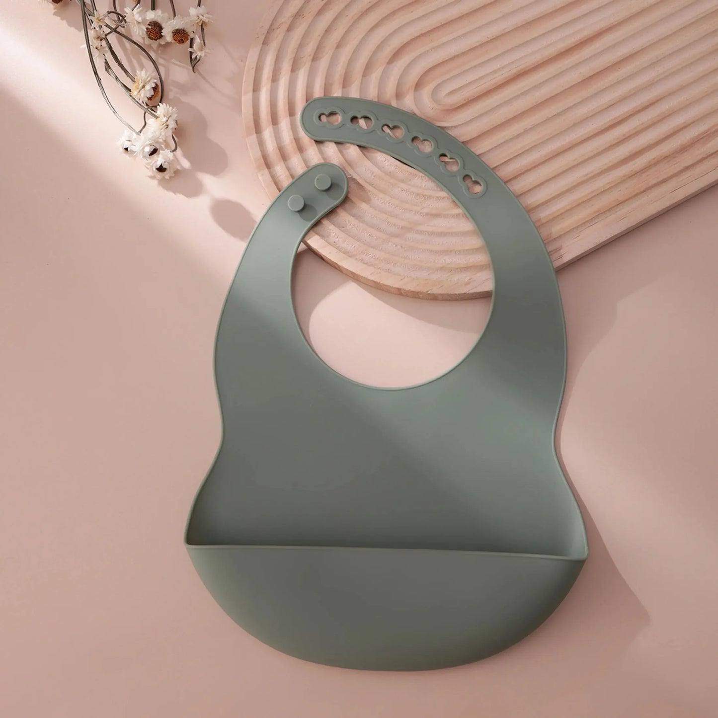Color Kids 1PCS Silicone Baby Bib Adjustable Waterproof Feeding Bib BPA Free Soft Drool Bib Newborn Essentials Saliva Towel