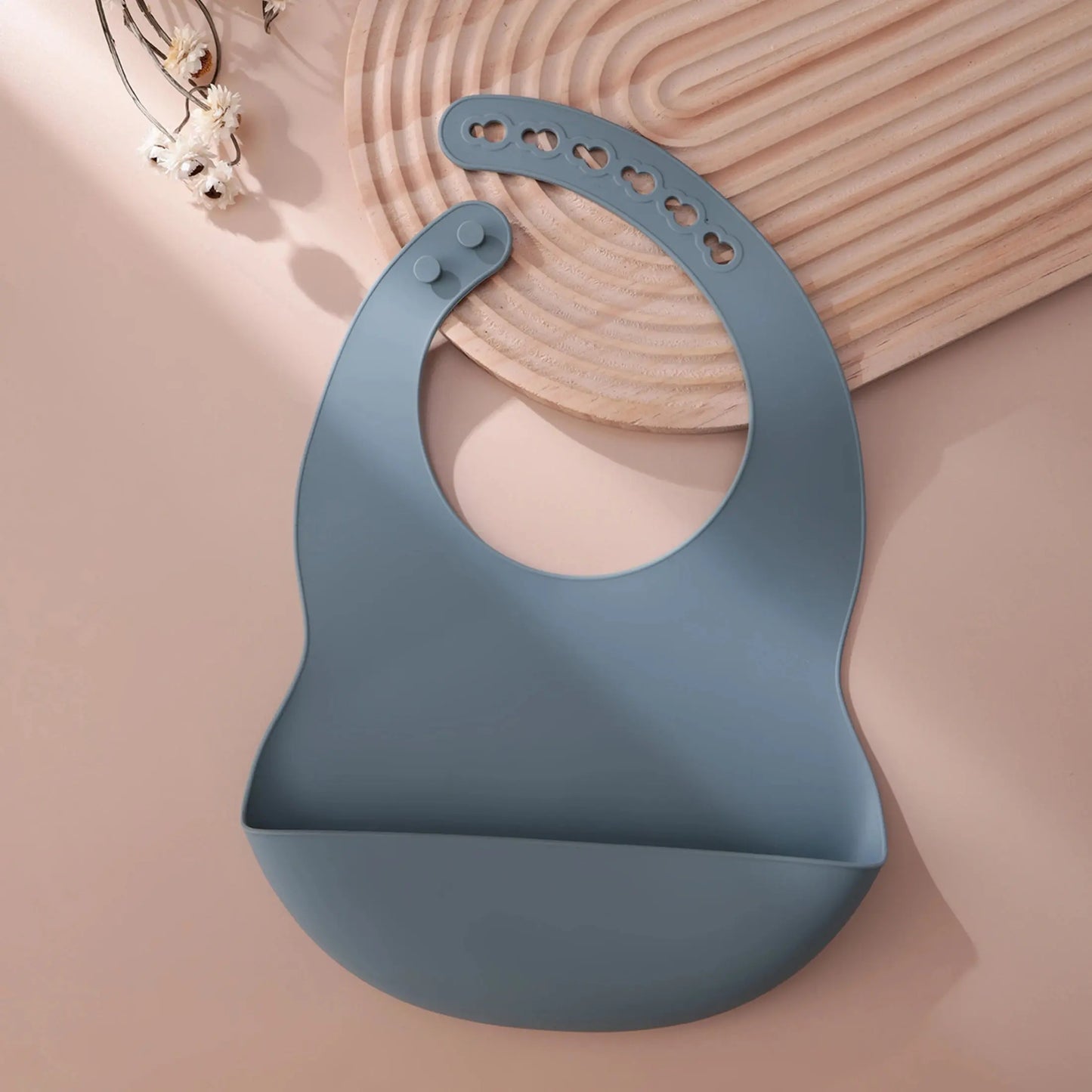 Color Kids 1PCS Silicone Baby Bib Adjustable Waterproof Feeding Bib BPA Free Soft Drool Bib Newborn Essentials Saliva Towel