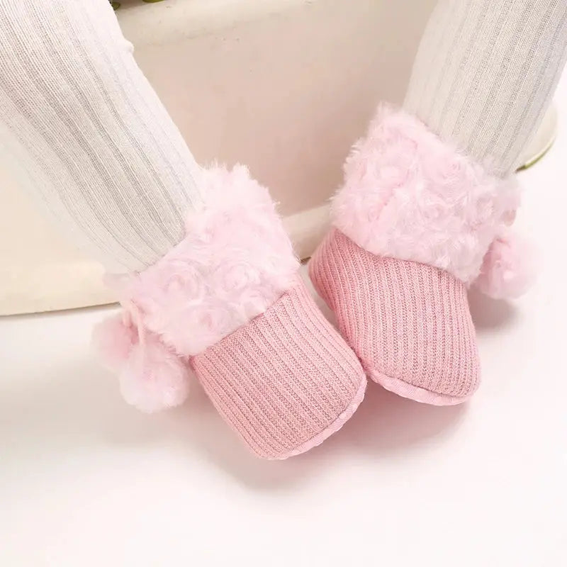 Shoes for 0-1 year old babies, comfortable and soft shoes for female babies, warm baby boots for winter