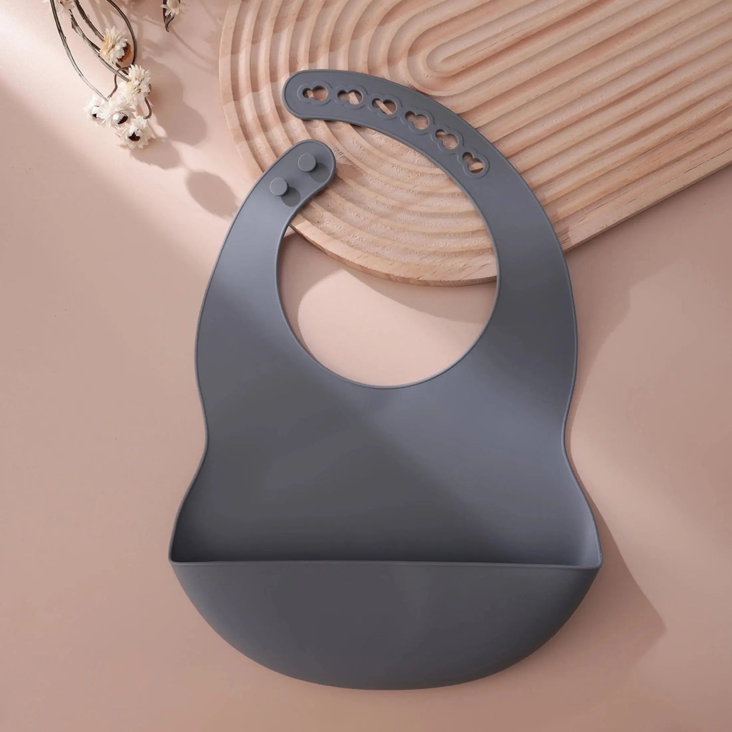 Color Kids 1PCS Silicone Baby Bib Adjustable Waterproof Feeding Bib BPA Free Soft Drool Bib Newborn Essentials Saliva Towel