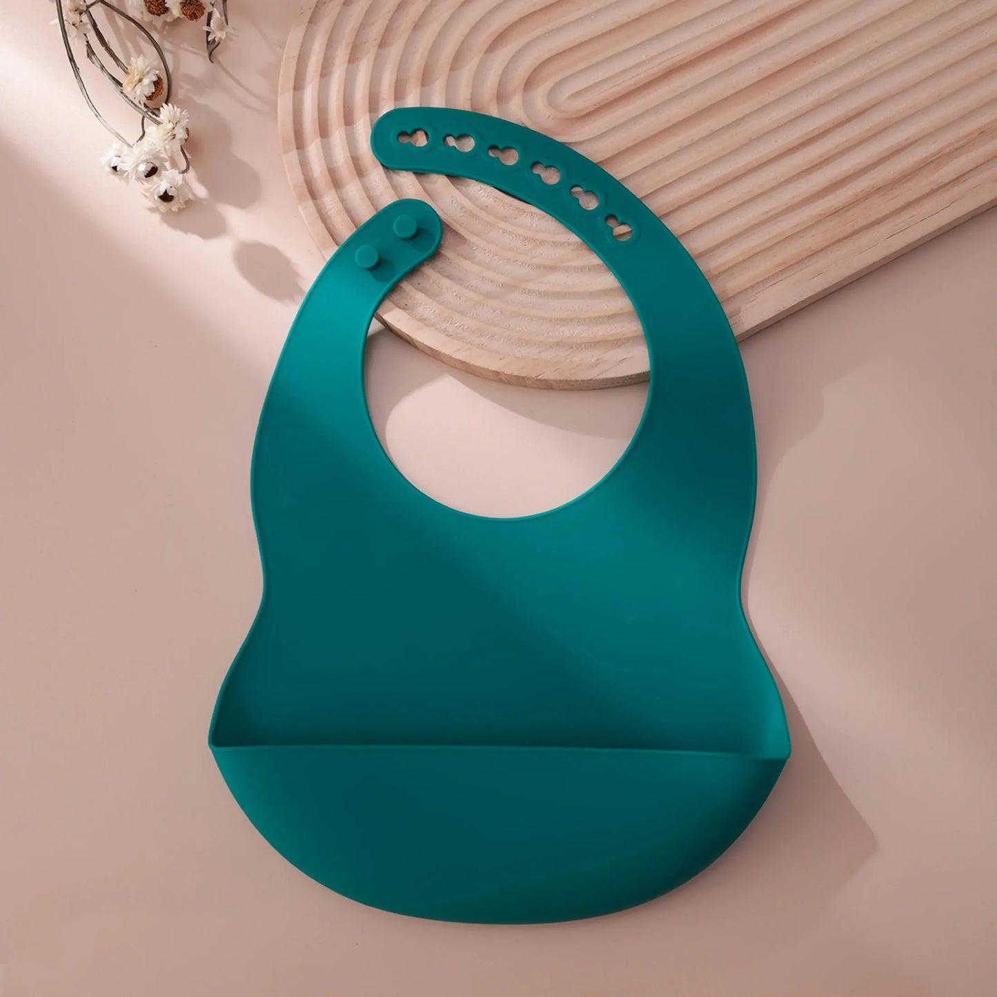 Color Kids 1PCS Silicone Baby Bib Adjustable Waterproof Feeding Bib BPA Free Soft Drool Bib Newborn Essentials Saliva Towel