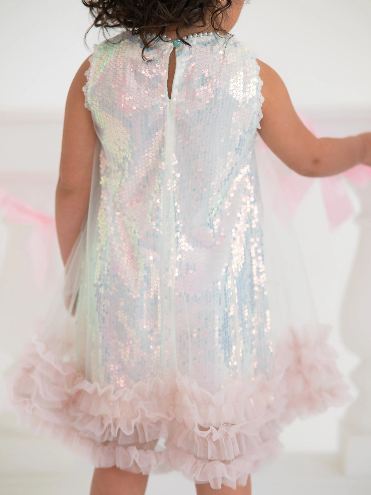 Vestido de Niña de Tul con Volantes y Lazo de Lentejuelas Iridiscentes